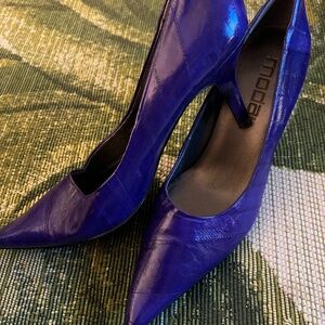 Moda spana purple leather pumps